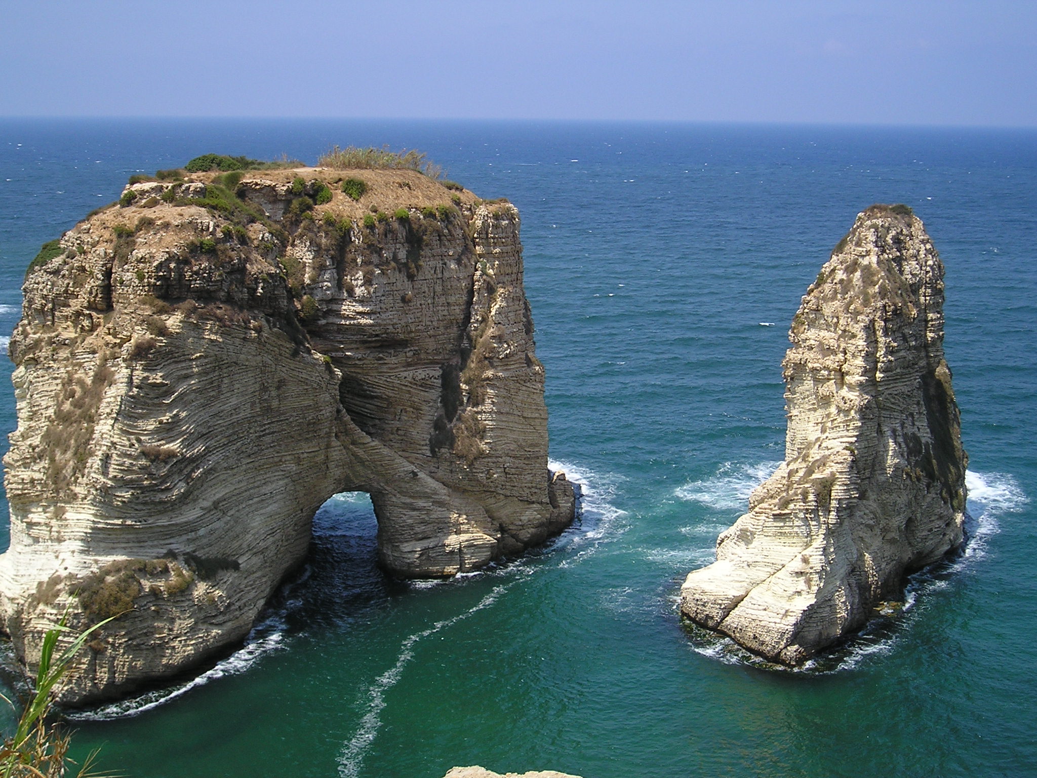 بحبك يا لبنان , بلد المناظر الخلابة و الاثار العريقة