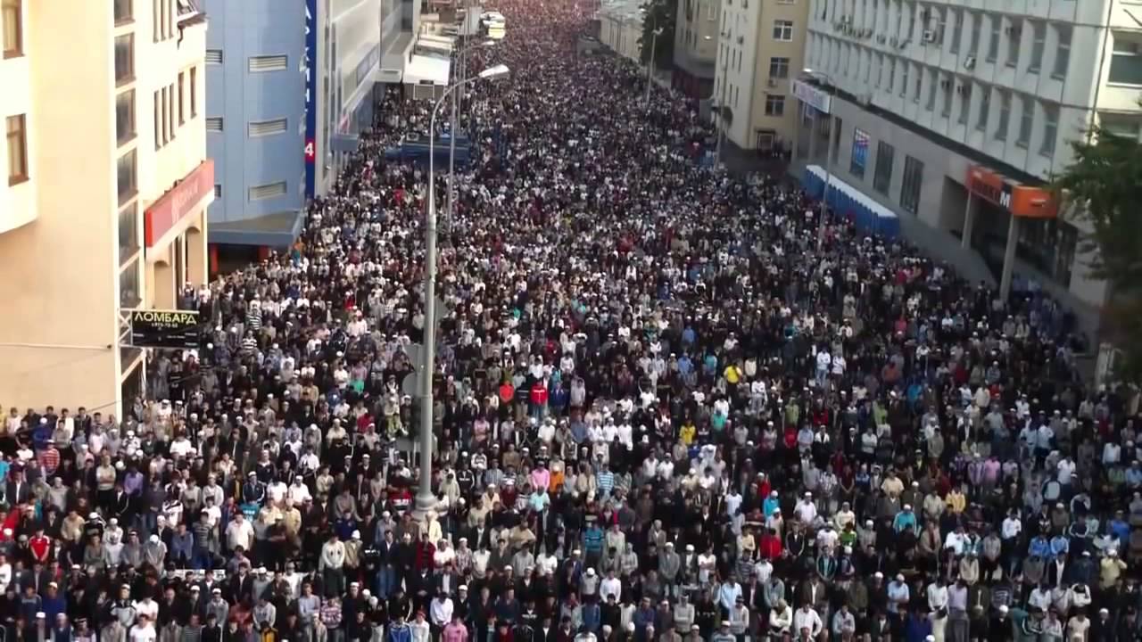 صلاة العيد في موسكو - مسلمو روسيا وصلاة العيد فى المسجد الجامع فى موسكو 1568 1