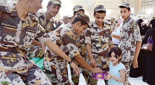 صور الحرم في العيد - الفرحة والسعادة و تبادل التهاني 2656 10