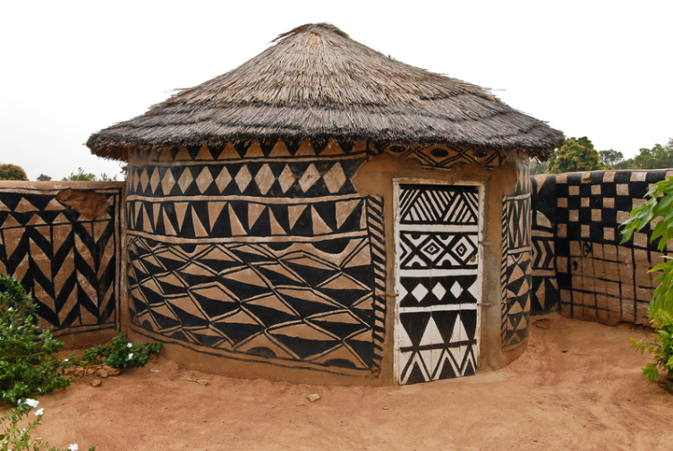 البيوت في افريقيا , من الطين علية رسومات مدهشة - صوري