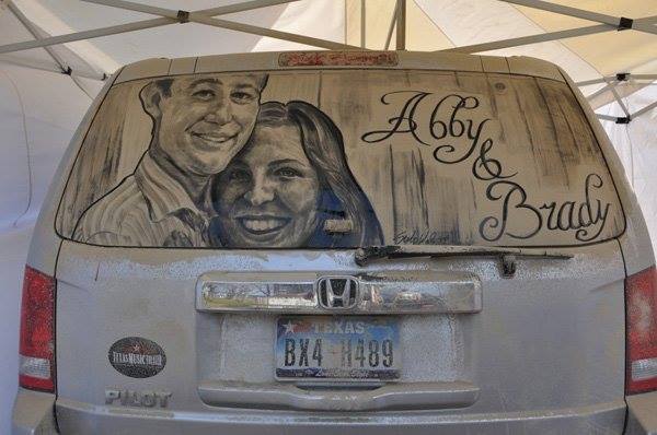 4956 2 الرسم على زجاج السيارات - فن الرسم بالتراب والغبار على زجاج السيارات صائب ظهير