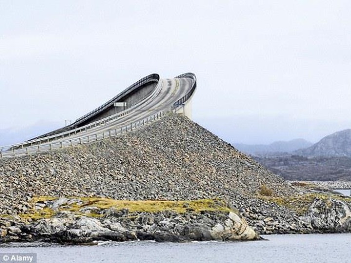 346 8 جسر يخدع السائقين في النرويج - من اروع المناظر التي تذهلك صائب ظهير